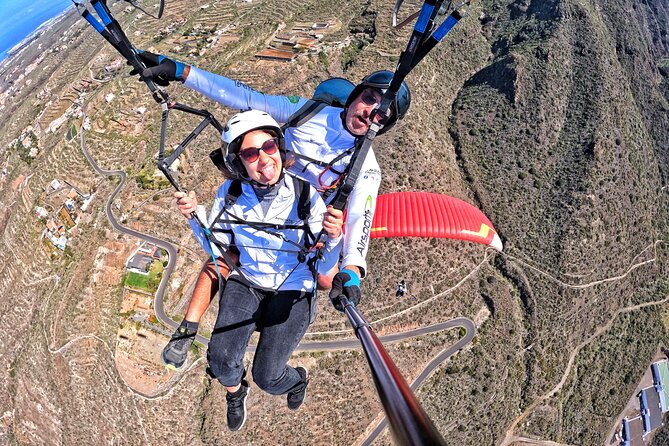 BRONZE tandem paragliding flight in South Tenerife, free pick up - Who will enjoy this flight most
