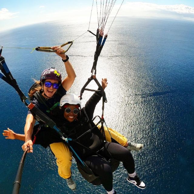 Costa Adeje: Tandem Paragliding Flight with Pickup - The flight: a quiet glide with a view