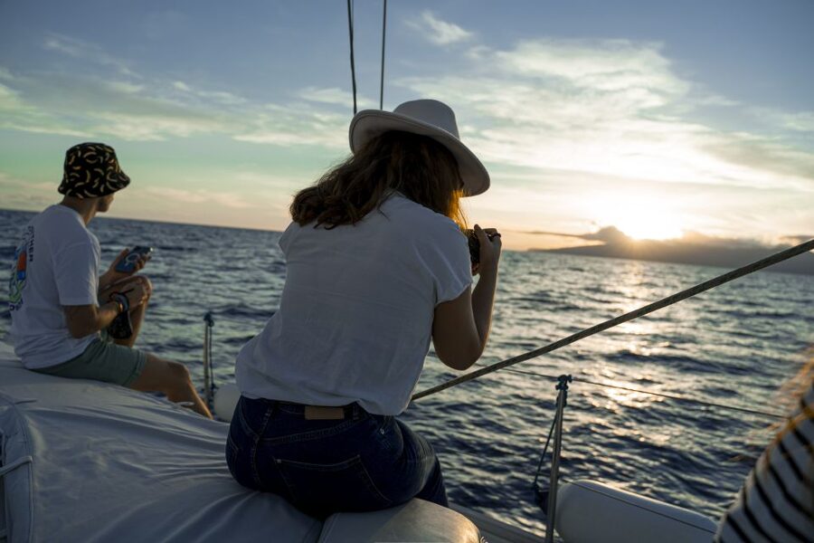Los Gigantes: Sailing Excursion with Swimming, Drink & Tapas - Following the red cliffs and coves
