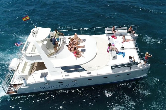 Private Catamaran Charter with Transfer, Buffet and Snorkeling - At a glance