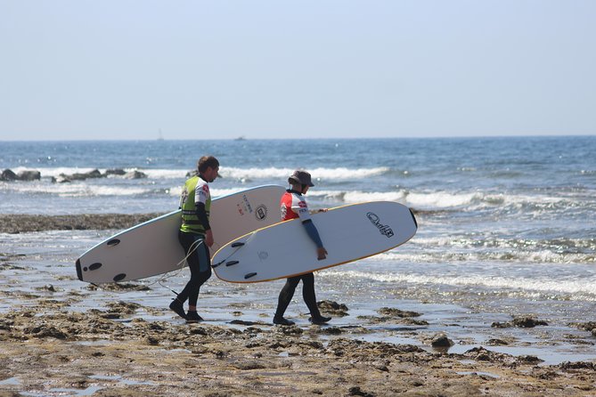 Private Surfing Lesson at Playa de las Américas - The lesson: from basic theory to the water