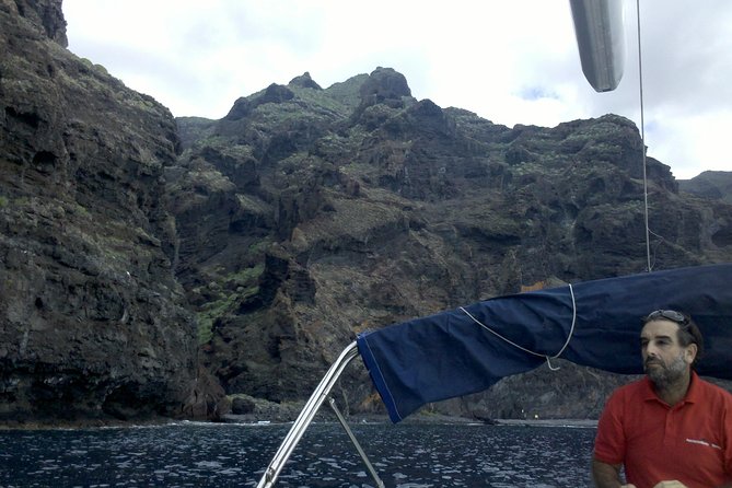 Private Yacht Excursion from Puerto Colon 3 hours - Looking for whales, dolphins, and turtles