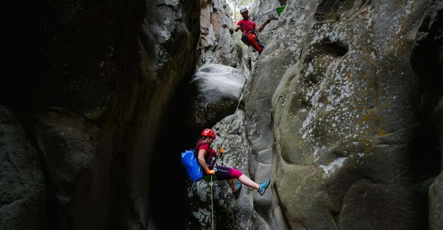 Santa Cruz de Tenerife: Vilaflor Canyoning Tour - A dry canyon, with real rappels