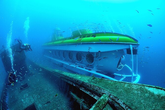 Submarine tour Tenerife: a 1 hour underwater experience - At Marina Amarilla Golf: arrive early and find the quay