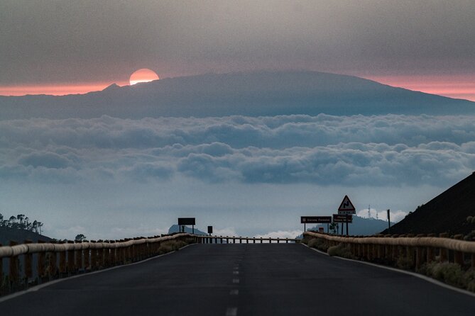 Sunset & Stargazing Experience From Teide - Telescopes, constellations, and a very cold wait