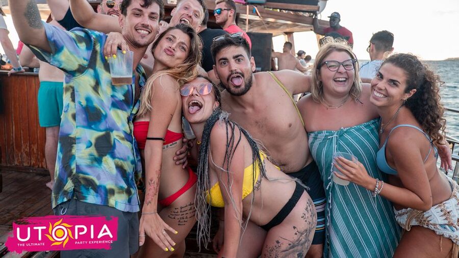 Tenerife: Boat Party with Open Bar and DJs - A café meeting, then the harbor