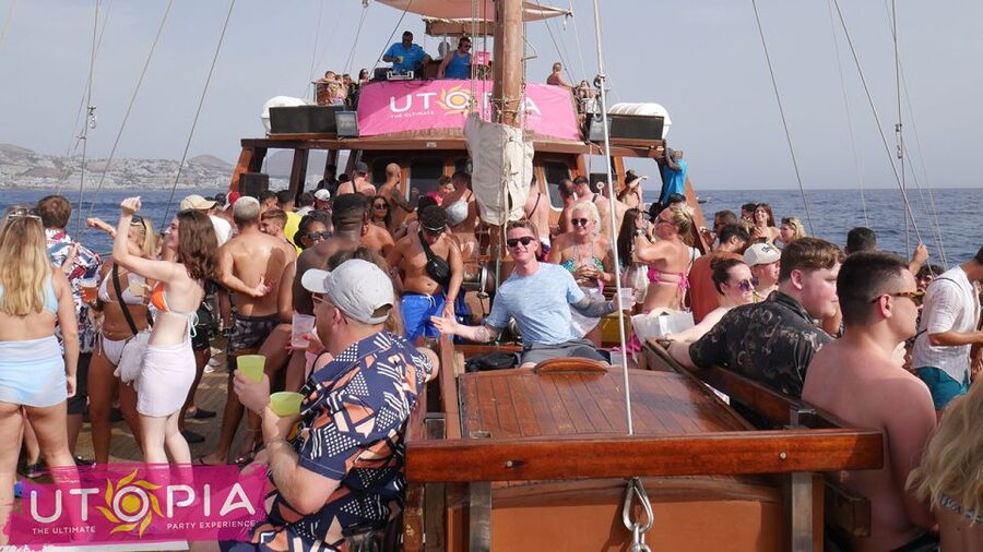 Tenerife: Boat Party with Open Bar and DJs - Who will enjoy this boat party