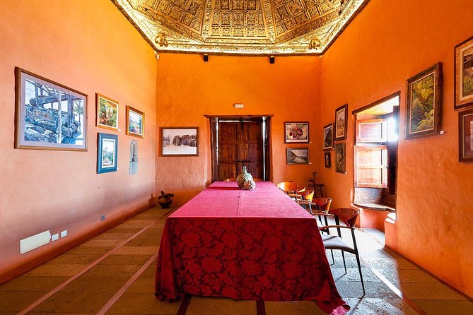 Tenerife Gastronomy Tour with Two Winery Visits and 4-Course Lunch - Guides, group size and the overall pace