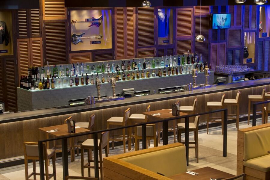 Tenerife: Hard Rock Cafe Set Menu Lunch or Dinner & Drink - The atmosphere, music, and memorabilia