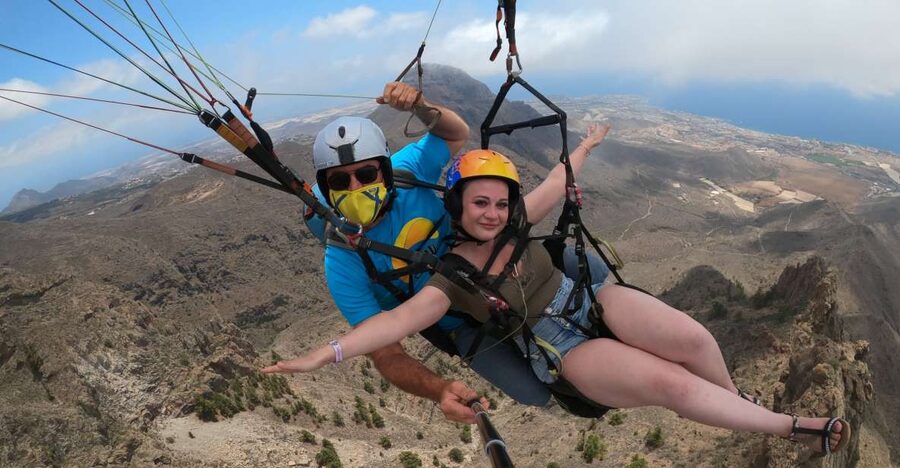 Tenerife: Paragliding with National Champion Paraglider - From your hotel to the launch area