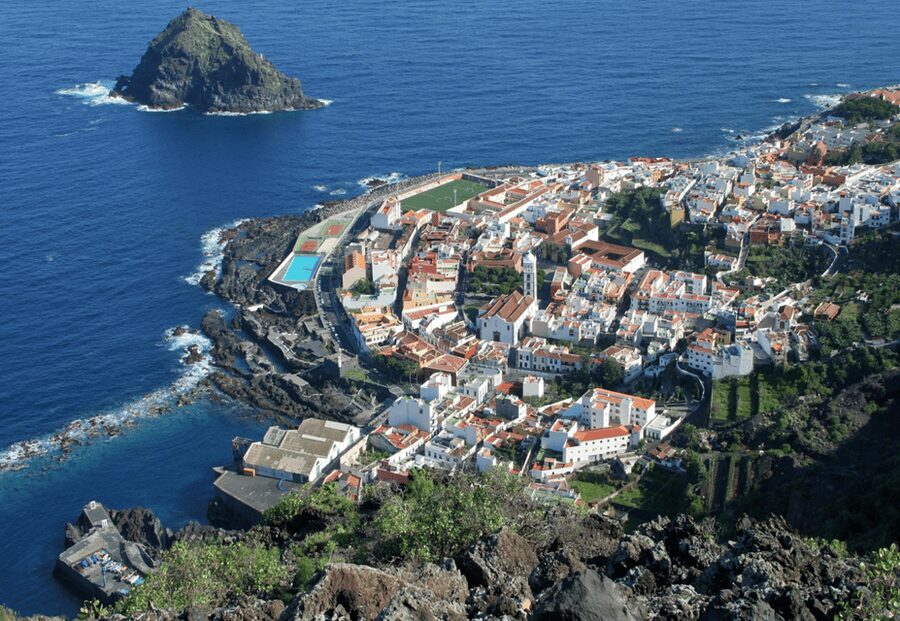 Tenerife: Private Day Tour of the Island with Hotel Pickup - The guide is the main reason to choose a private tour