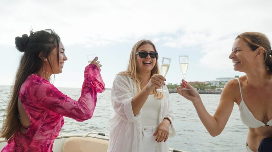 Tenerife: Shared Yacht Cruise with Champagne and Tapas - Should you book?