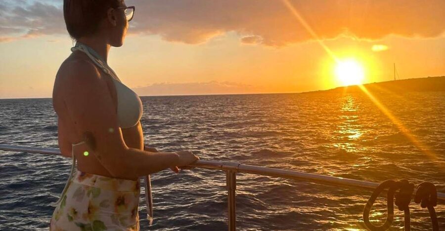 Tenerife: Sunset Catamaran Tour with Transfer, Buff & Drinks - Tapas, fruit and drinks on board