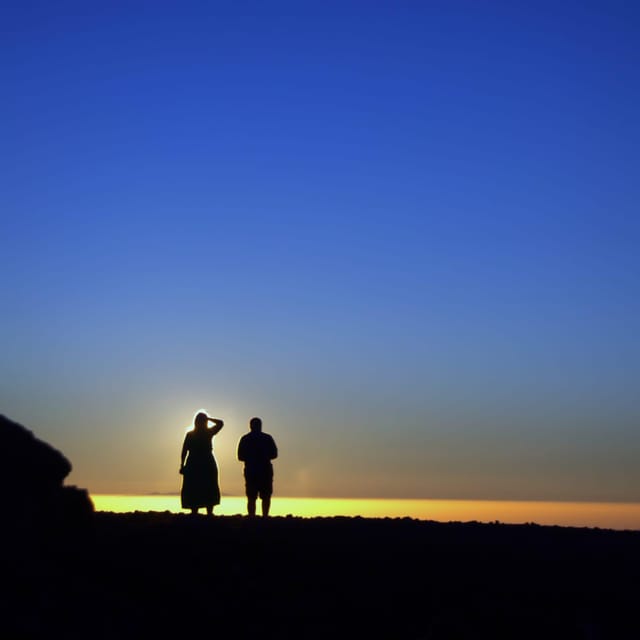 Tenerife: Sunset Night Tour and Stargazing at Teide + Dinner - Telescopes, lasers, and a guided tour of the night sky