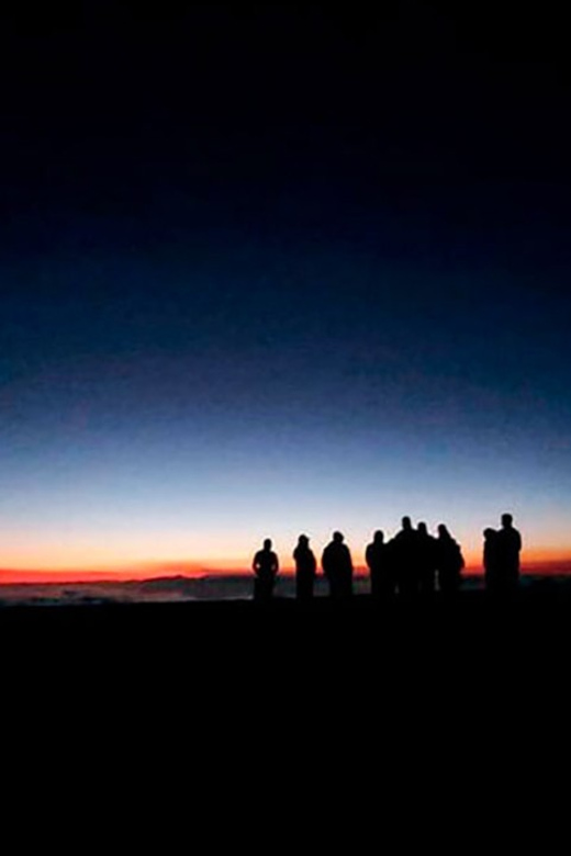 Tenerife: Sunset Night Tour and Stargazing at Teide + Dinner - Dinner, with the schedule changing by season