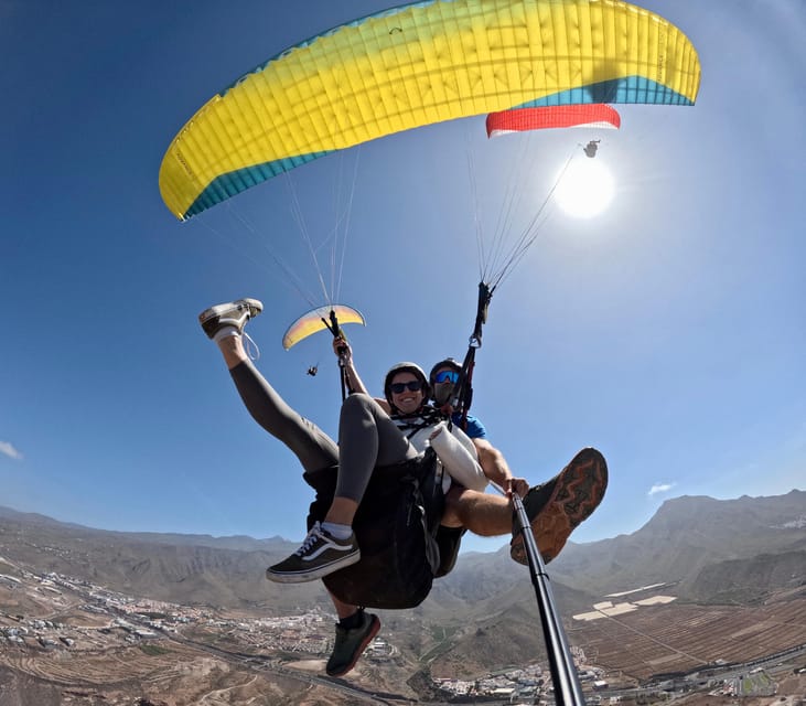 Tenerife: Tandem Paragliding in Adeje with hotel transfer - Getting ready for your tandem launch