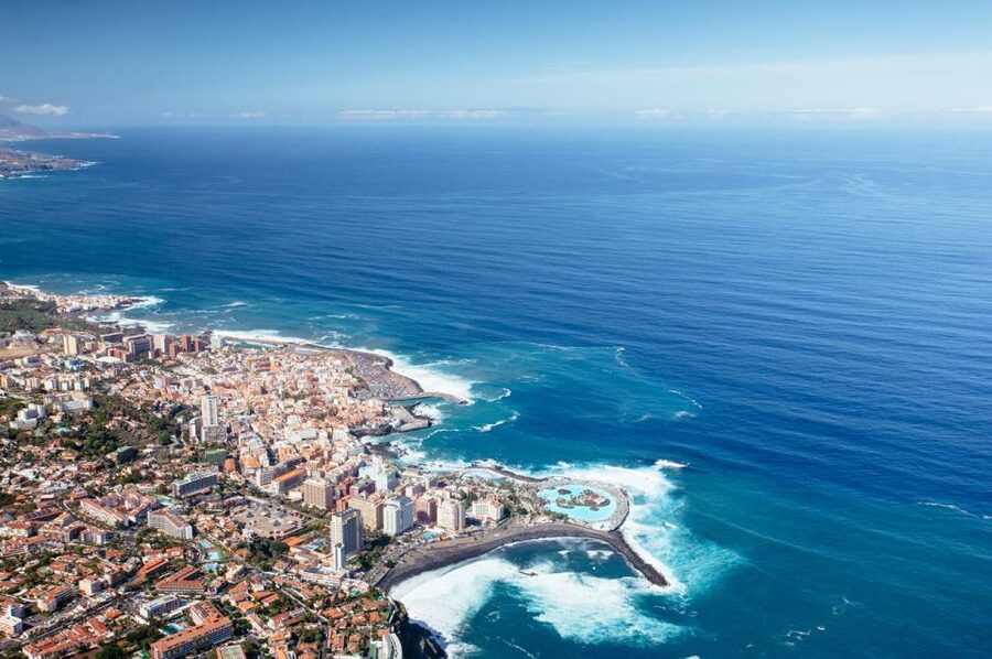 Tenerife: Trip to Puerto de la Cruz - Lagos Martiánez makes the coast unusual