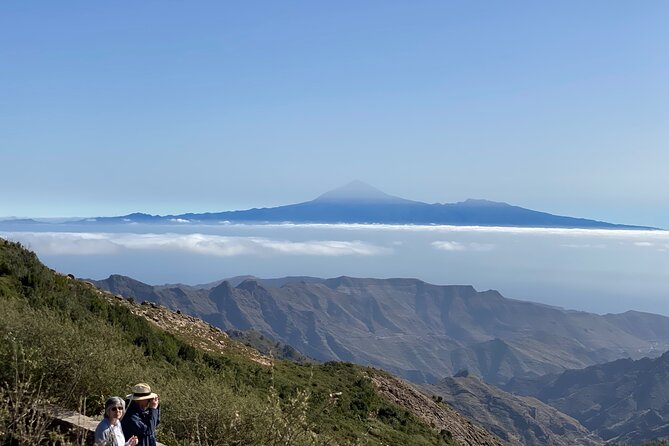VIP tour of La Gomera from Tenerife - La Laguna Grande: a walk in the laurel forest