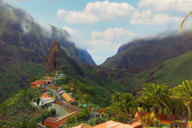 Volcano Teide - Masca ravine. Guided Tour from Puerto de la Cruz - Tenerife - Los Roques de Garcia and the famous view